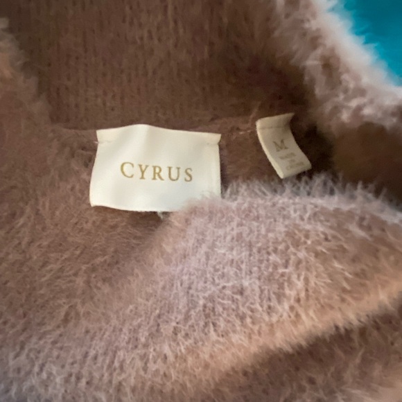 Cyrus Soft Mauve Turtleneck Sweater - Picture 2 of 9